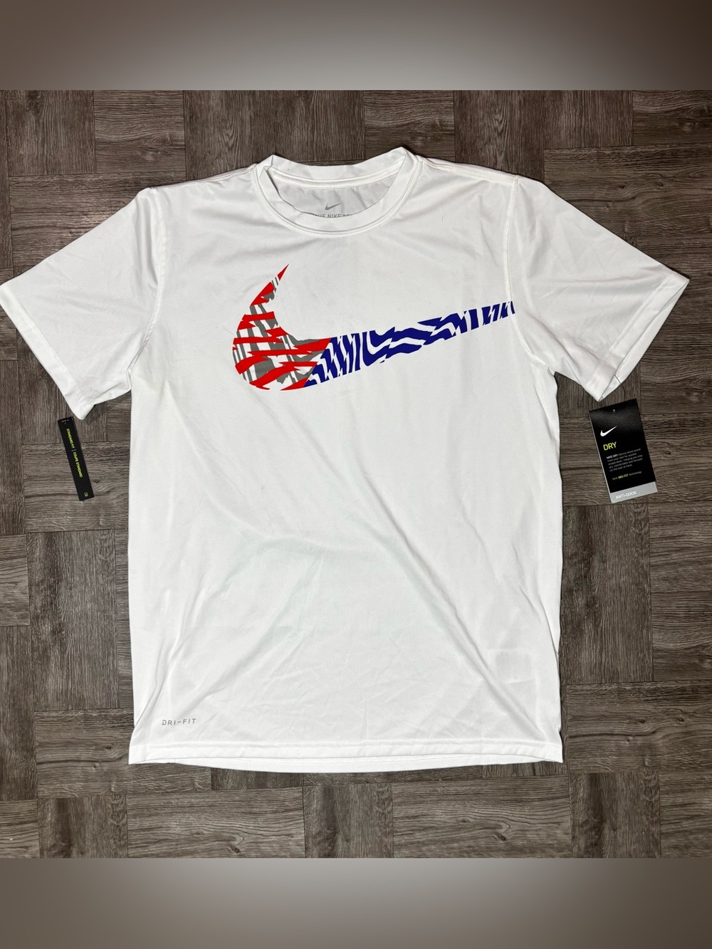 Men’s Nike Dri-Fit Tee Size Medium CU8475-100